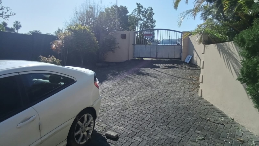 4 Bedroom Property for Sale in Amalinda Eastern Cape